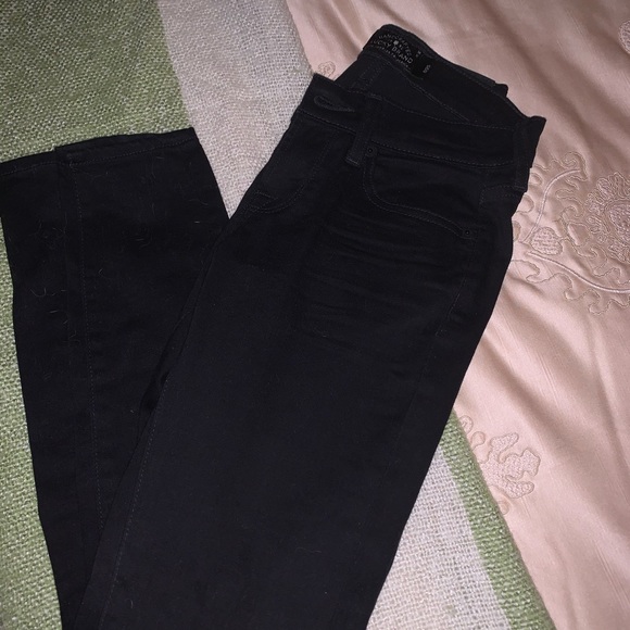 Lucky Brand Denim - Lucky brand sze 0/25 Charlie Capri black worn once